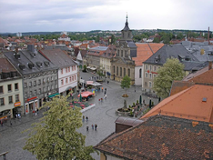 Bild über den dächern von Bayreuth mit blick auf die Spitalkirche